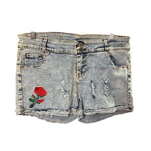 DOCELE Acid Wash Rose Embroidered Distressed Denim Shorts Size 38 NWOT